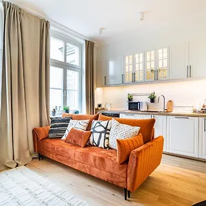 https://victus-apartamenty-apartament-hampton.sopothotels.com